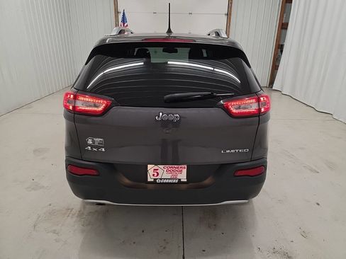 Used 2018 Jeep Cherokee Limited AWD/4WD image 4