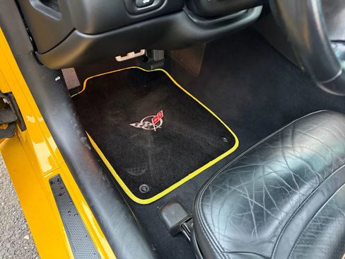 Used 2003 Chevrolet Corvette Coupe w/ Preferred Equipment Group image 18