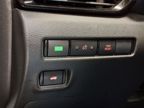 Used 2025 Nissan Sentra SR w/ Midnight Edition FWD image 22