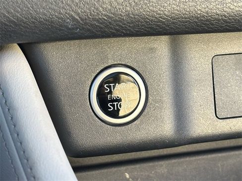 Used 2021 Nissan Rogue SL image 28