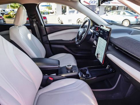 Used 2022 Ford Mustang Mach-E Premium image 17