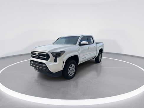 Used 2024 Toyota Tacoma SR5 image 3