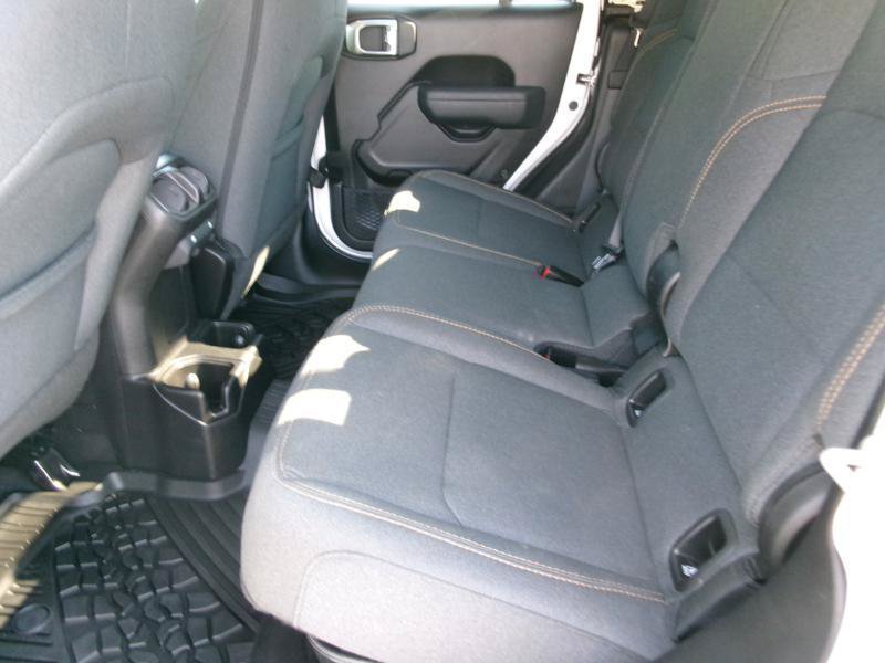 Used 2025 Jeep Gladiator Sport AWD/4WD image 9