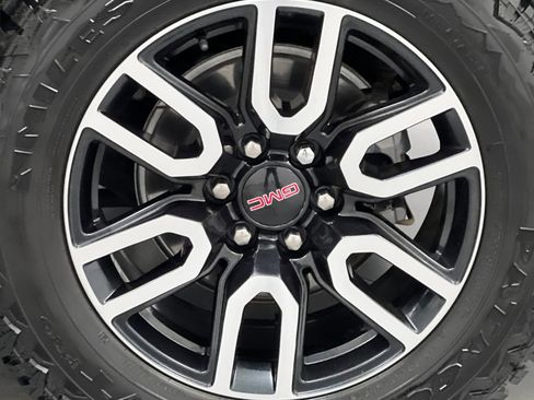 Used 2022 GMC Yukon XL AT4 AWD/4WD image 69