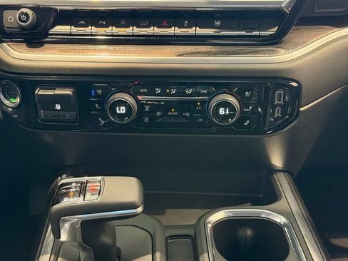 Used 2025 Chevrolet Silverado 1500 LTZ w/ LTZ Premium Package AWD/4WD image 13