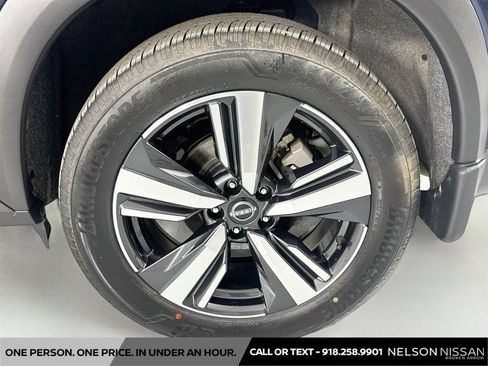 Certified 2025 Nissan Rogue SL w/ SL Premium Package AWD/4WD image 32
