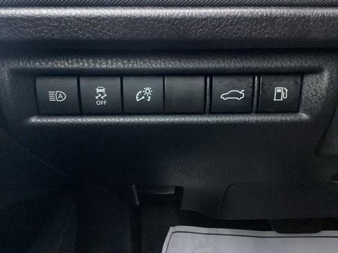 Used 2025 Toyota Camry LE image 22