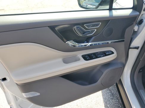Certified 2023 Lincoln Corsair AWD w/ Equipment Group 101A image 10