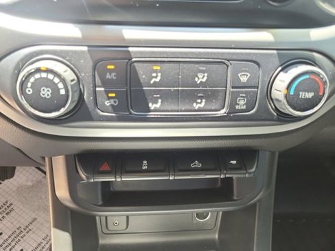 Used 2018 Chevrolet Colorado LT w/ LT Convenience Package image 28