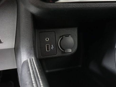 Used 2019 Nissan Kicks SR w/ SR Premium Package FWD image 36