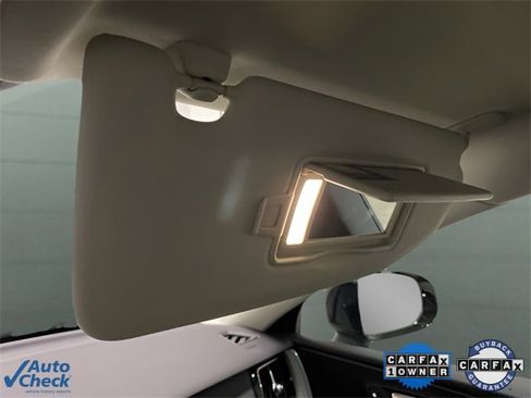 Used 2025 Volvo XC60 B5 Core image 50