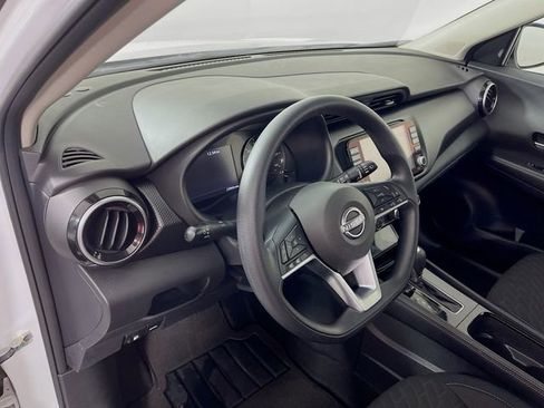 Used 2023 Nissan Kicks SV image 10