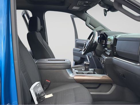 Used 2022 Chevrolet Silverado 1500 LT Trail Boss w/ Convenience Package II image 5