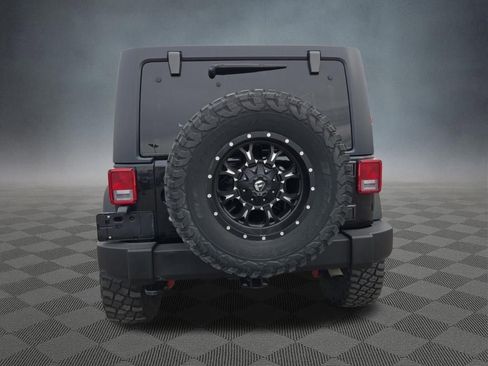 Used 2016 Jeep Wrangler Unlimited Rubicon w/ Connectivity Group AWD/4WD image 3