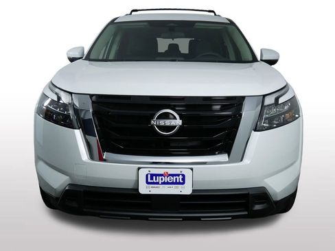 New 2025 Nissan Pathfinder SV image 3