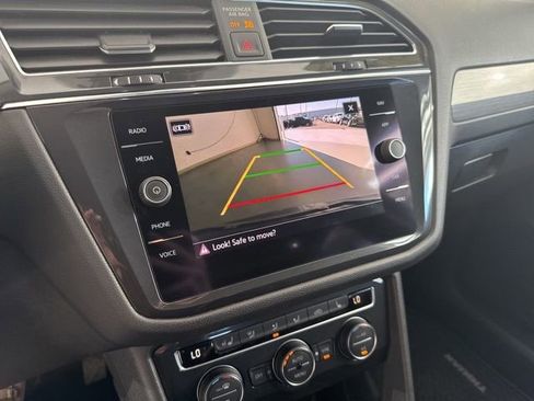 Used 2021 Volkswagen Tiguan SEL image 28