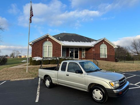 Used 2000 Toyota Tacoma 2WD Xtracab image 11