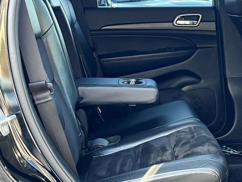 Used 2018 Jeep Grand Cherokee Altitude image 7