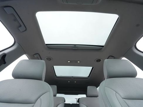 Used 2019 GMC Acadia SLT image 11