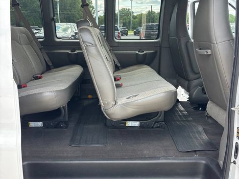 Used 2024 GMC Savana 3500 LT w/ LT Preferred Equipment Group RWD image 15