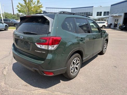 Used 2024 Subaru Forester Premium AWD/4WD image 5