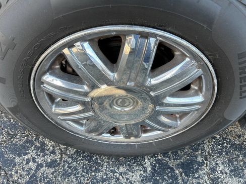 Used 2007 Chrysler Town & Country Limited w/ Trailer Tow Prep Group image 8