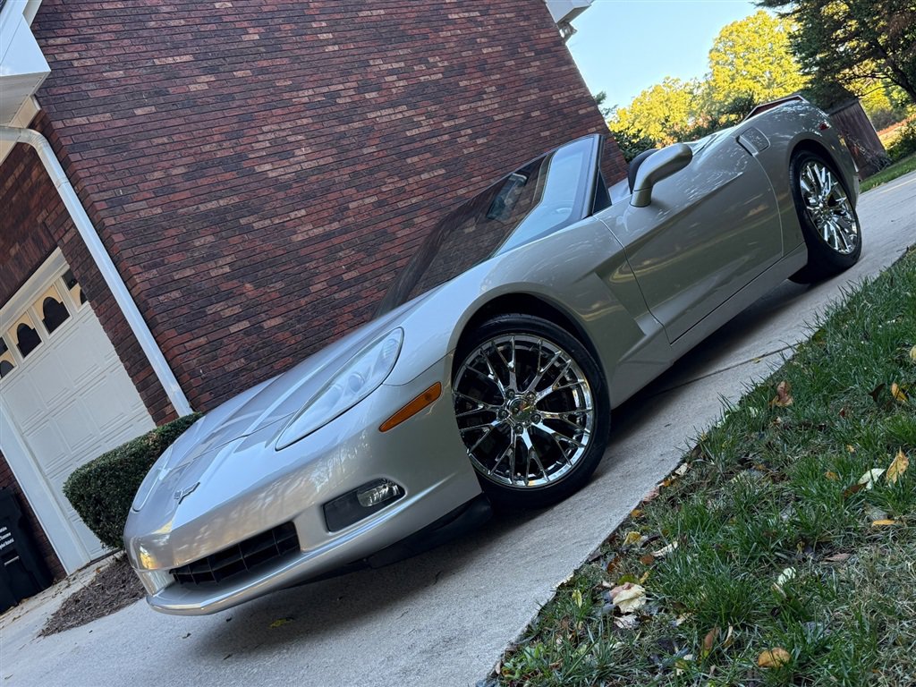 Used 2008 Chevrolet Corvette Convertible w/ Preferred Equipment Group RWD image 8