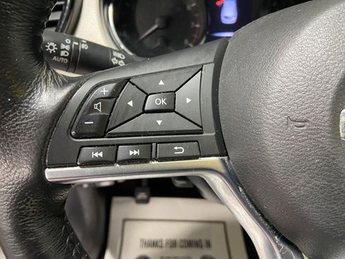 Used 2018 Nissan Rogue Sport SV w/ SV Technology Package image 16