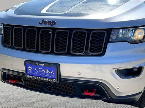 Used 2019 Jeep Grand Cherokee Trailhawk AWD/4WD image 32