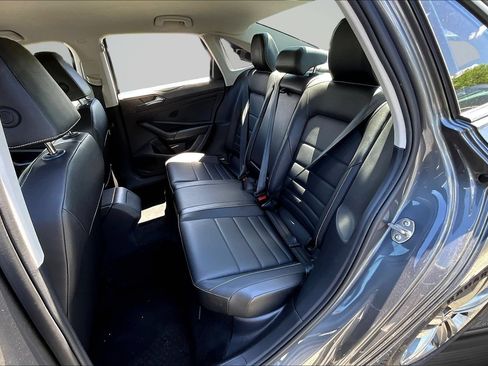 Used 2024 Volkswagen Jetta SE FWD image 21
