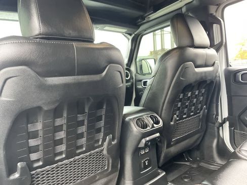 Used 2021 Jeep Wrangler Unlimited Rubicon w/ Trailer Tow Package image 19