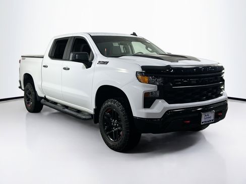 Used 2023 Chevrolet Silverado 1500 Custom Trail Boss w/ LPO, Dark Essentials Package image 3