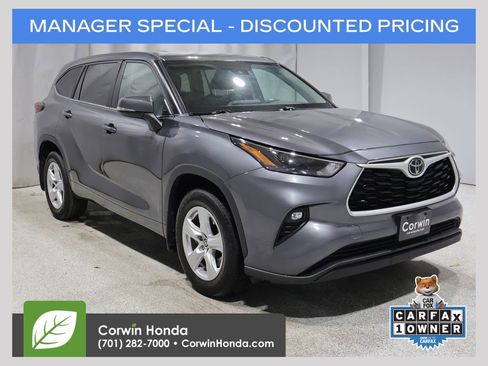 Used 2023 Toyota Highlander LE AWD/4WD image 1