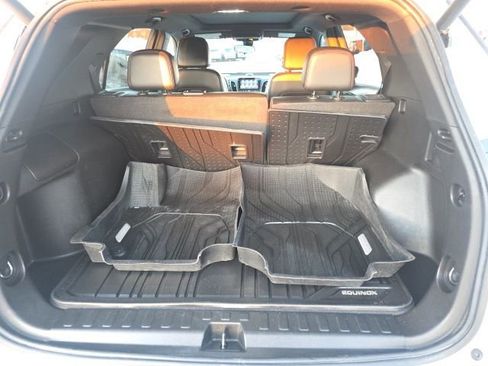 Used 2022 Chevrolet Equinox RS w/ RS Leather Package AWD/4WD image 16