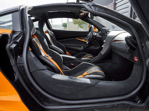 Used 2018 McLaren 720S Performance image 30