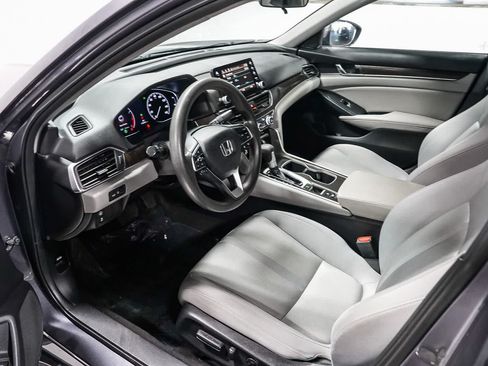 Used 2018 Honda Accord EX image 18