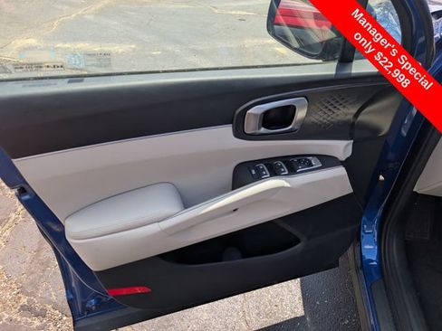 Used 2022 Kia Sorento S w/ Panoramic Sunroof Package FWD image 14