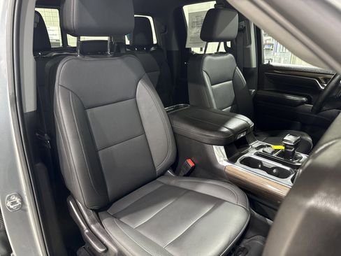 Used 2024 Chevrolet Silverado 1500 RST w/ Dark Appearance Package AWD/4WD image 18