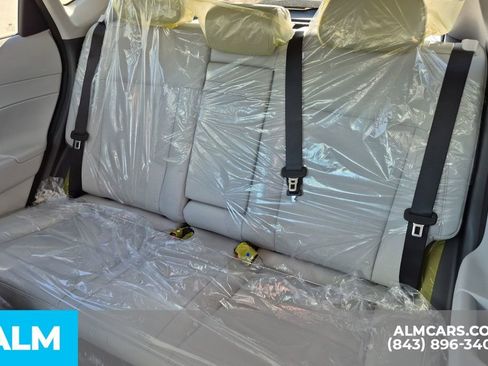 Used 2026 Hyundai Kona SEL Premium image 16