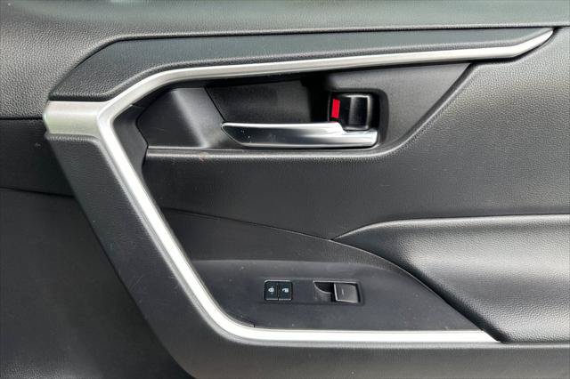 Certified 2022 Toyota RAV4 XLE w/ Convenience Package FWD image 19