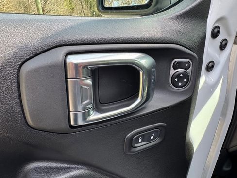 Used 2025 Jeep Gladiator Rubicon w/ Safety Group image 12