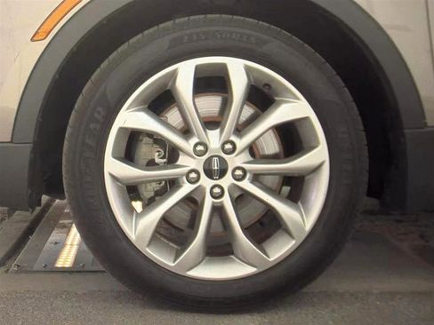 Used 2016 Lincoln MKC Select w/ Select Plus Package FWD image 9