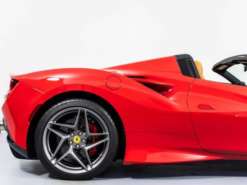 Certified 2023 Ferrari F8 Tributo RWD image 18