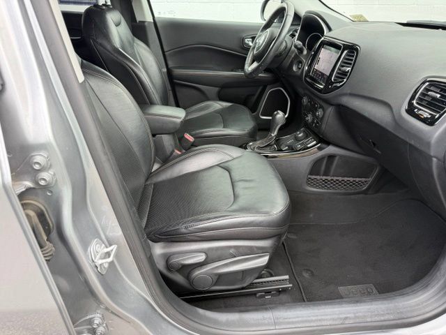 Used 2017 Jeep Compass Limited w/ Navigation Group AWD/4WD image 19