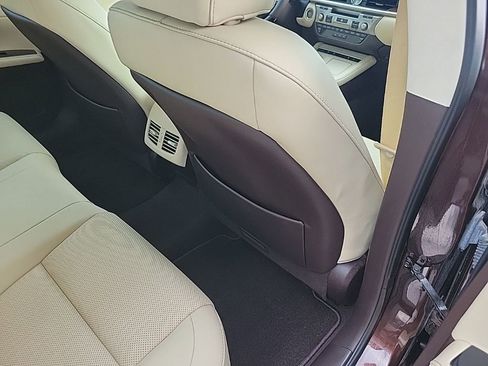 Used 2017 Lexus ES 350 w/ Navigation System Package FWD image 39
