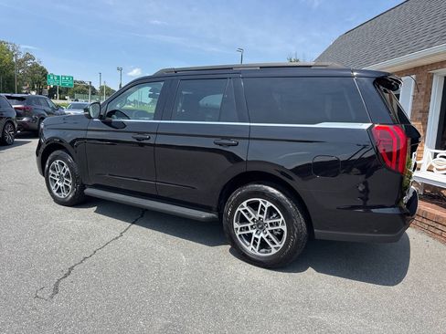 Used 2025 Ford Expedition Active AWD/4WD image 13