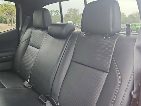 Used 2022 Toyota Tacoma TRD Sport image 25