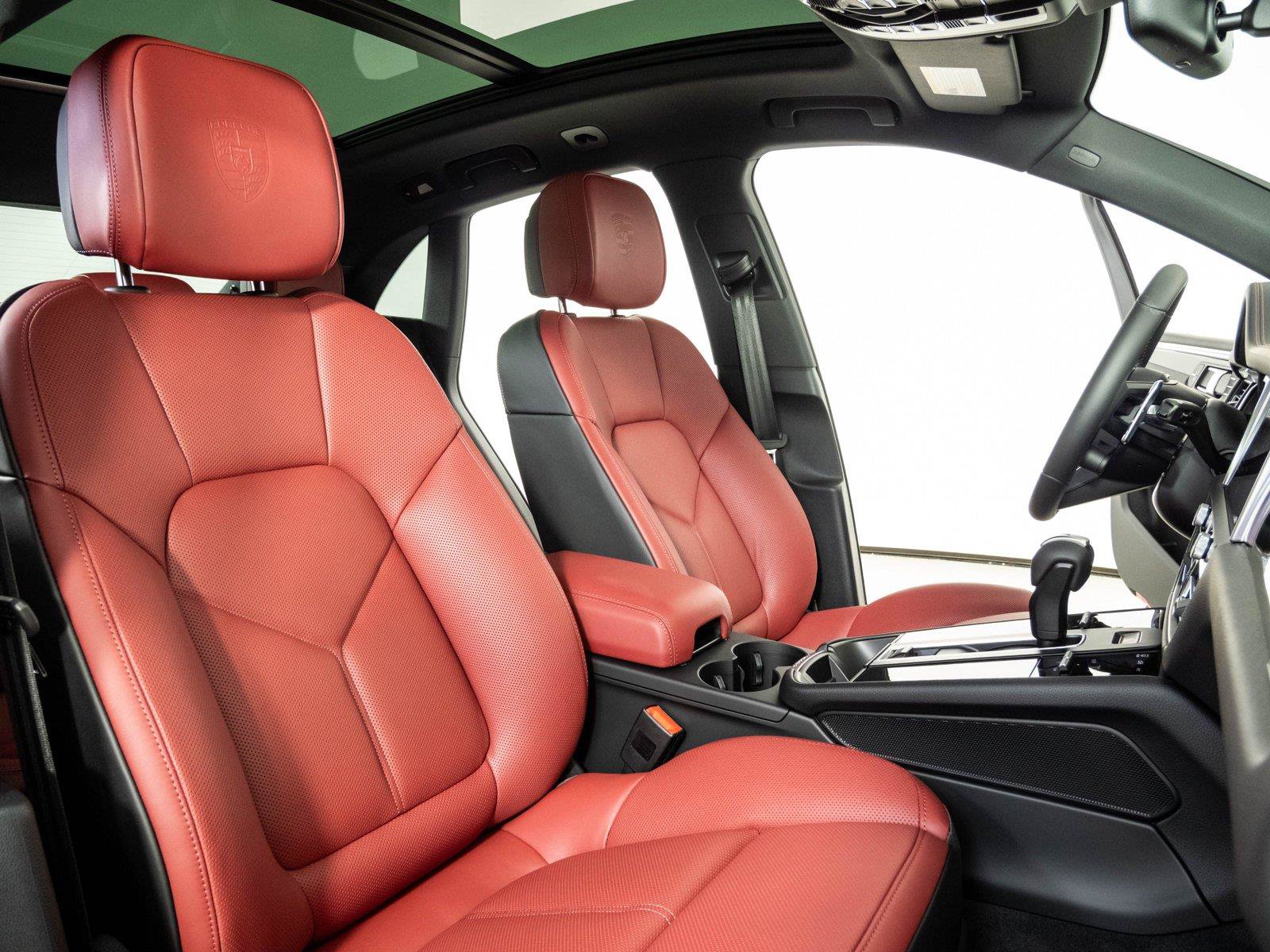 New 2026 Porsche Macan Turbo AWD/4WD image 24