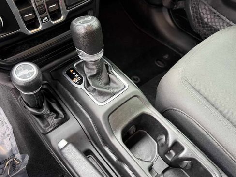 Used 2019 Jeep Wrangler Unlimited Sport S image 26