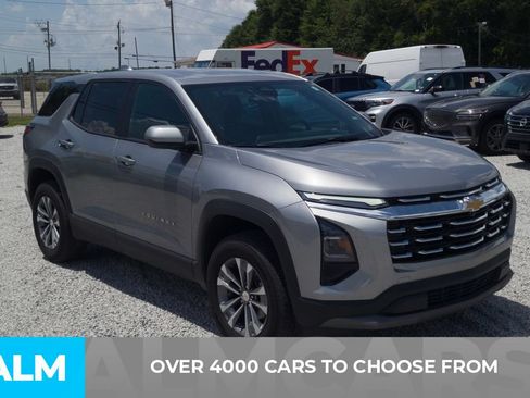 Used 2026 Chevrolet Equinox LT FWD image 2